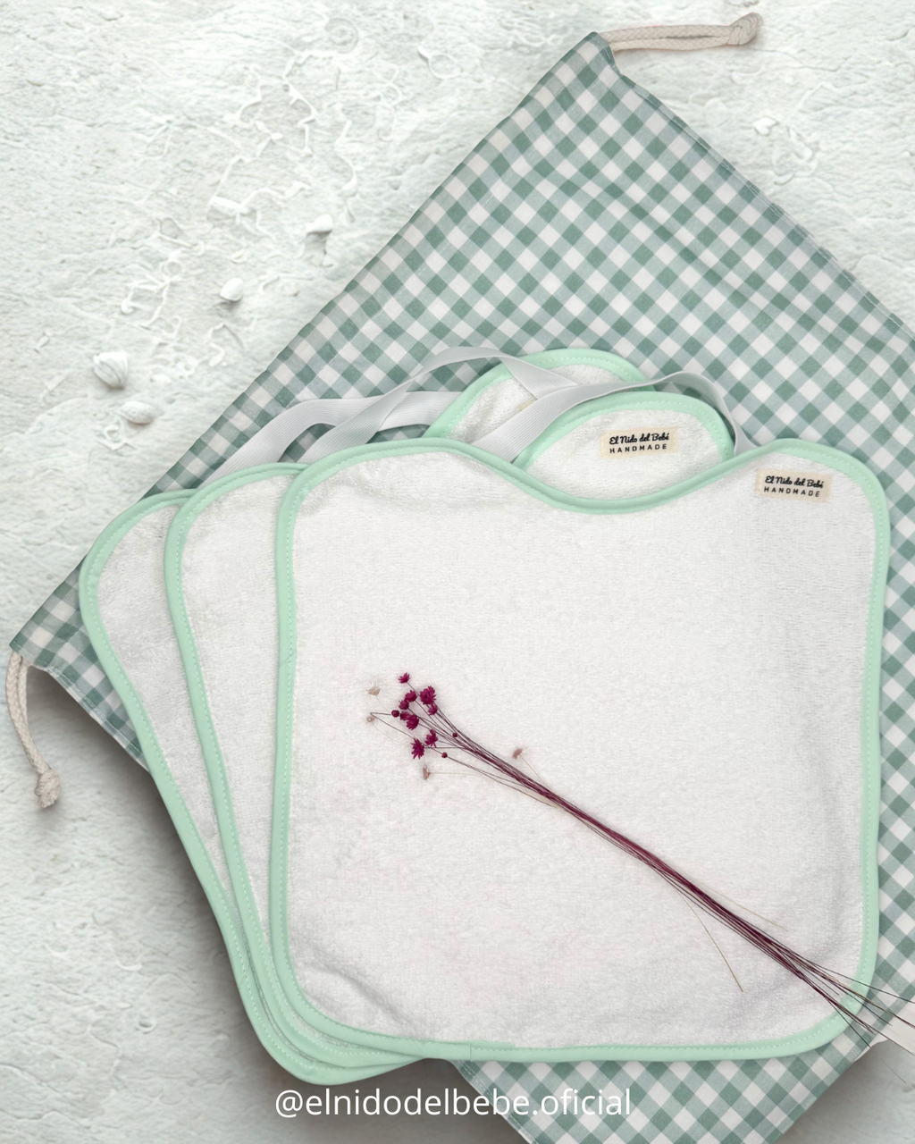 Pack Baberos 3x2 Verde Menta y bolsa recambio