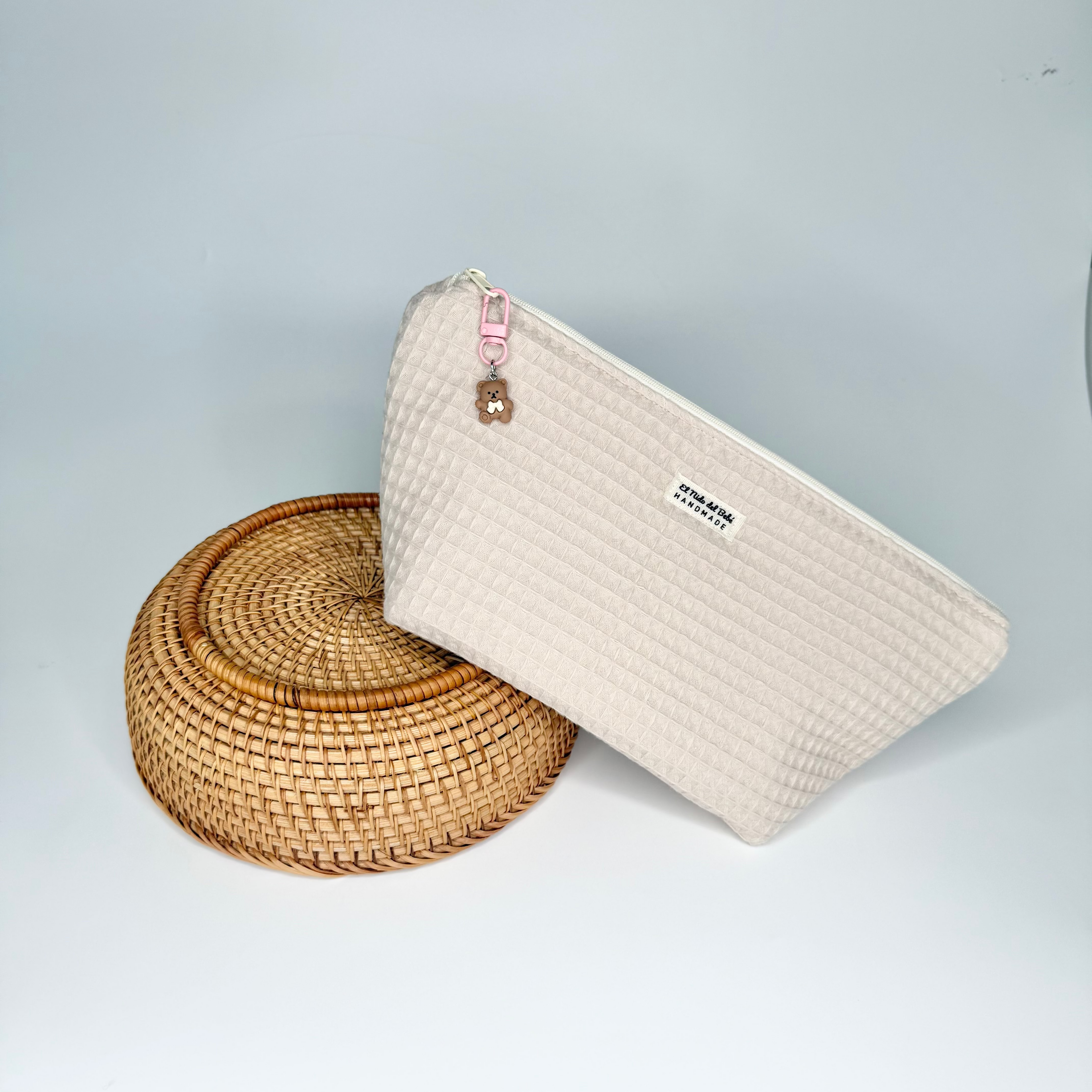 Neceser Impermeable Pañalera Waffle Crudo