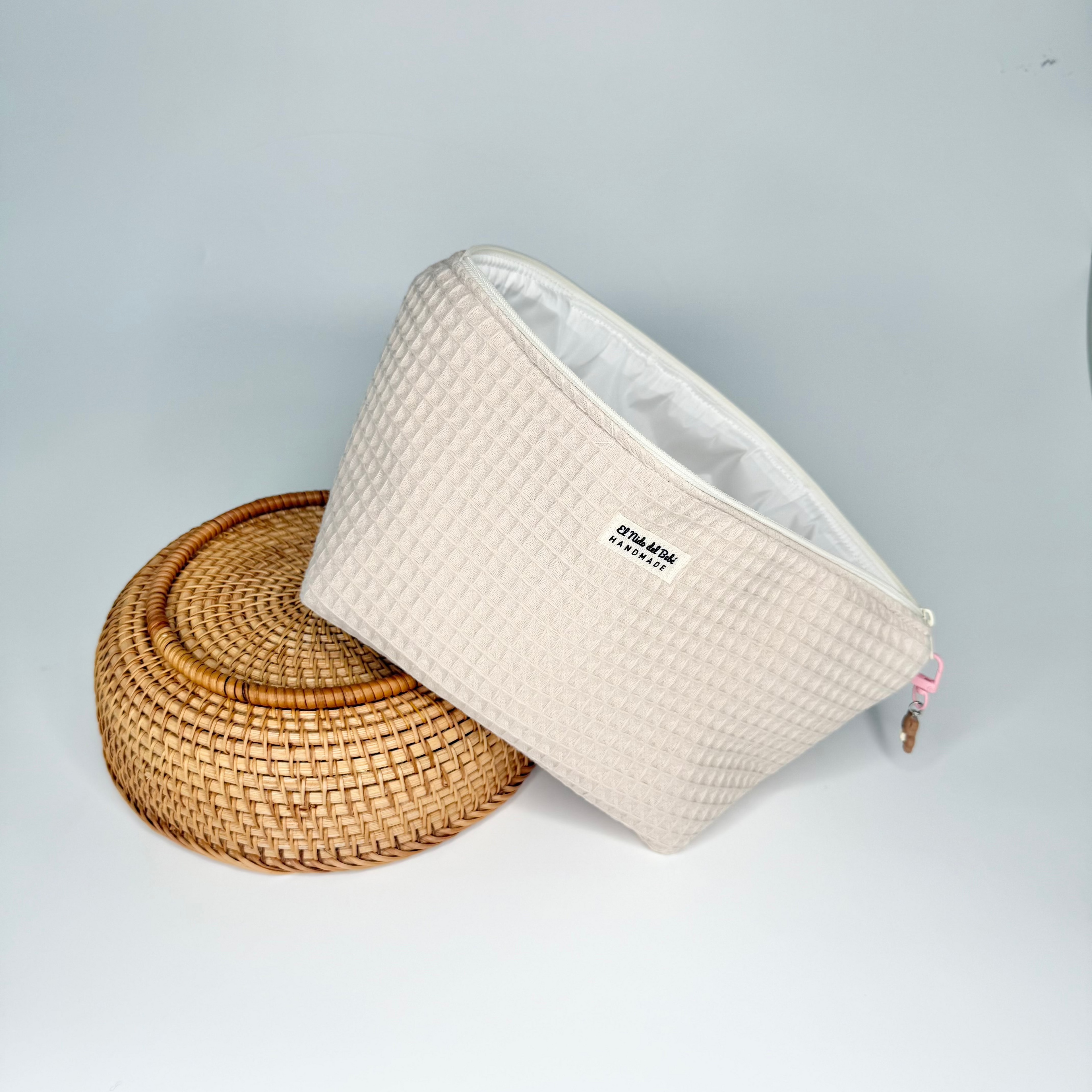 Neceser Impermeable Pañalera Waffle Crudo