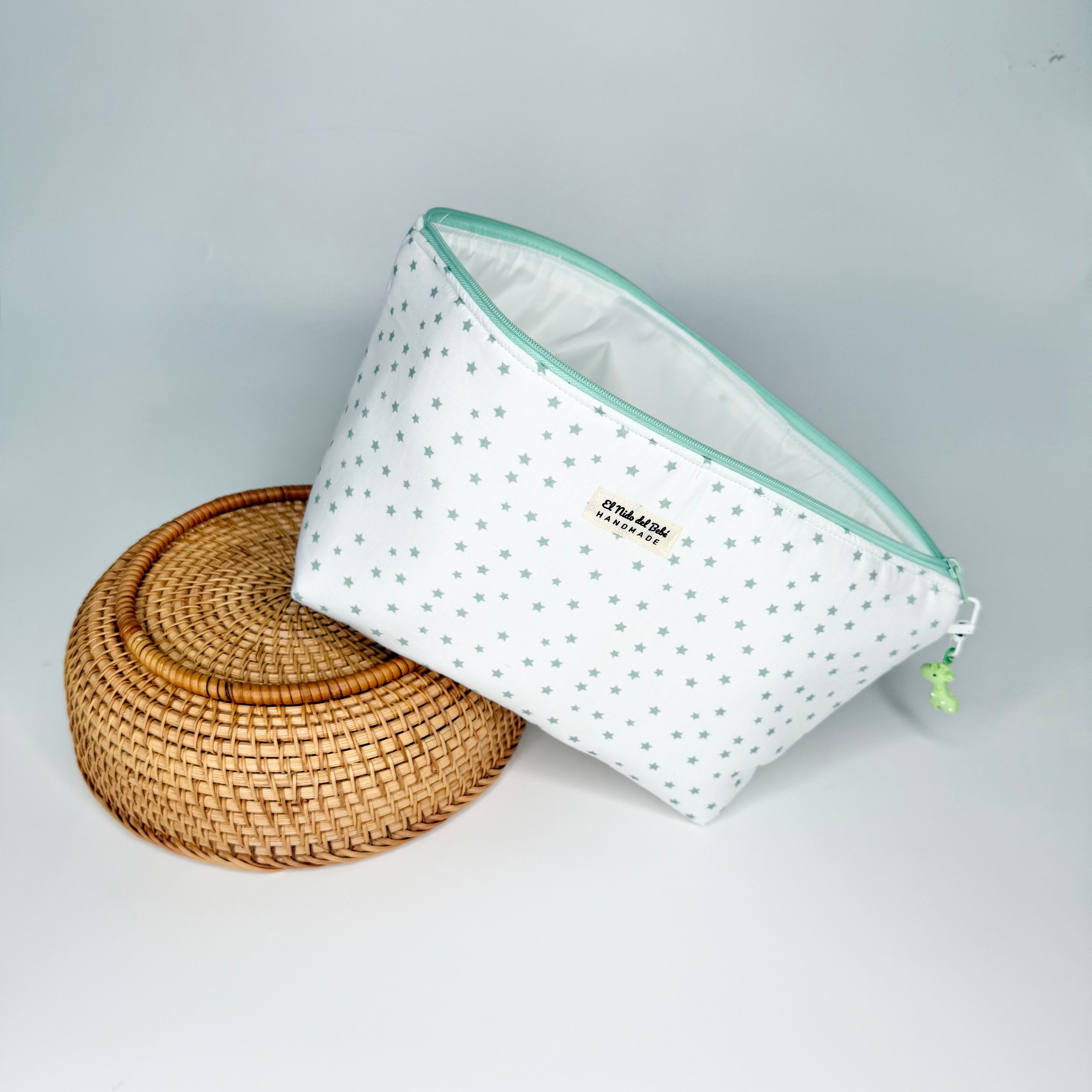 Neceser Impermeable Pañalera Estrellas Verde