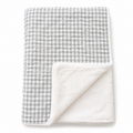 Manta Bebé Personalizada Vichy Gris y Blanco